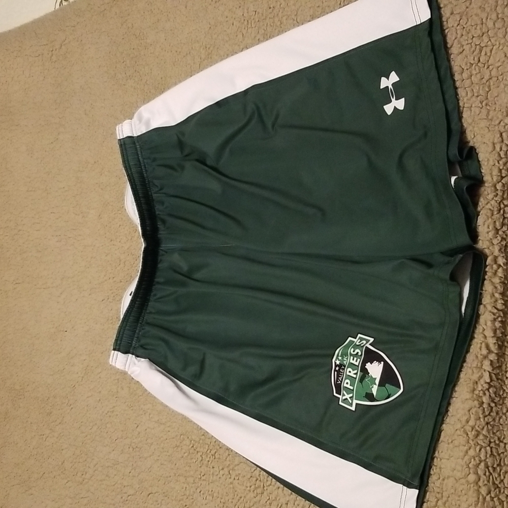 Under Armour soccer shorts - youth large